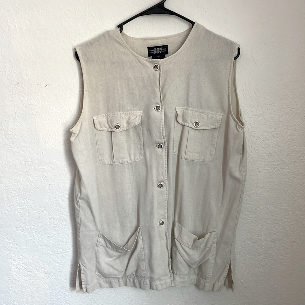✨ VINTAGE cream tank top, 100% silk
